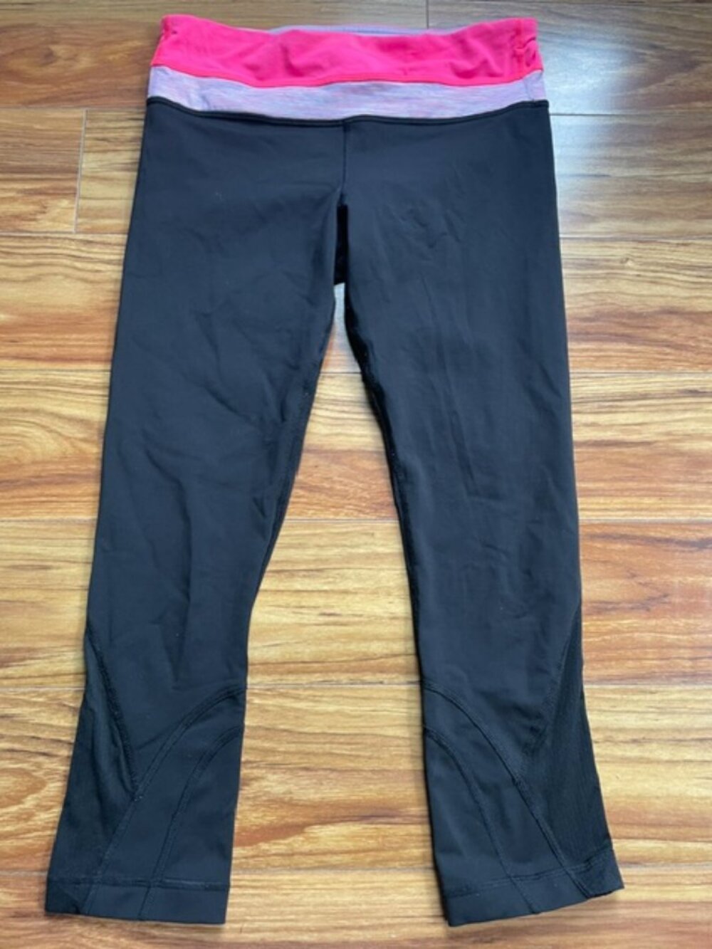 Lululemon Women's Line Capri Activewear Legging, Waist Pink Black, Size 6